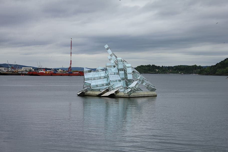 glass, water, structure, ocean, cold, transportation, cloud - sky HD wallpaper
