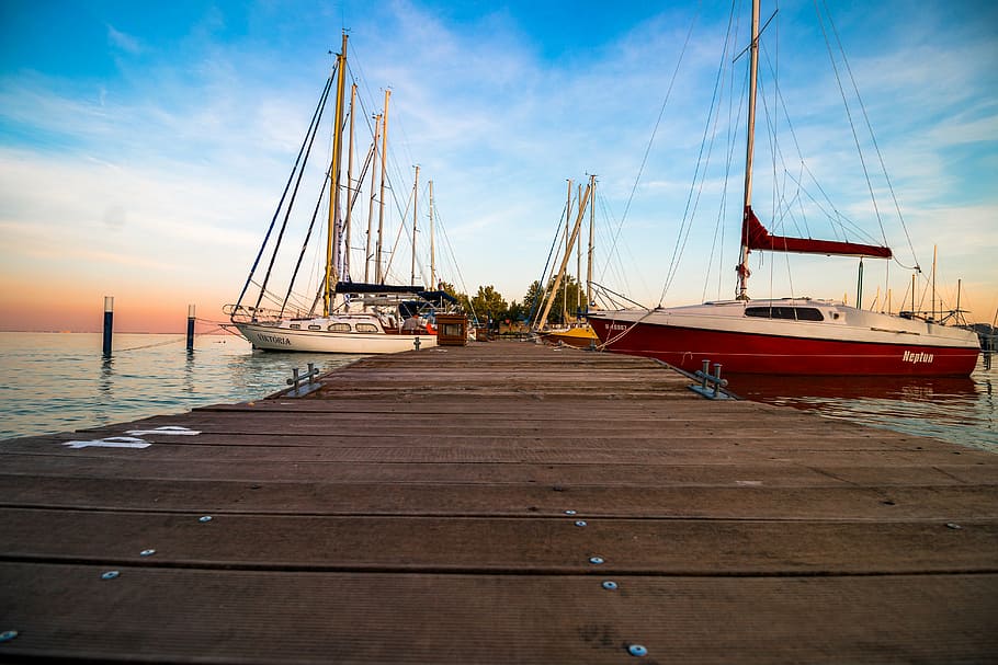 yacht park at the wooden dock, sail, boats, docked, brown, still HD wallpaper