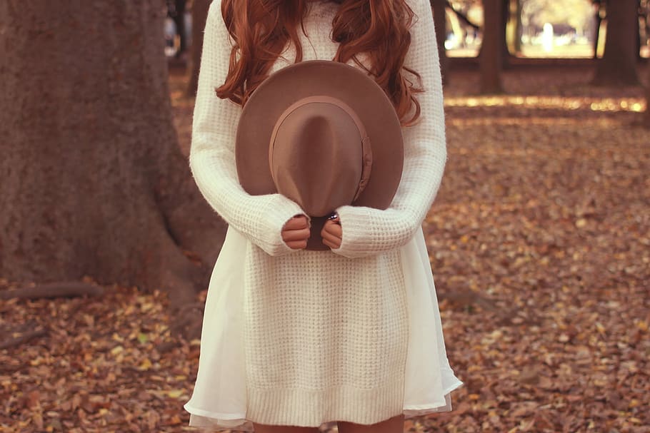 woman holding brown fedora hat shallow focus photography, women HD wallpaper
