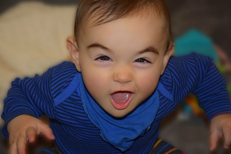 baby taking selfie, child, scare, making a face, childhood HD wallpaper