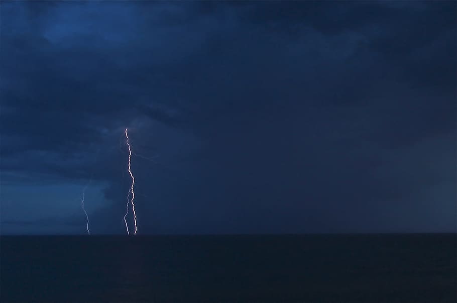 landscape photography of thunder in horizon, Lightning, Ocean HD wallpaper