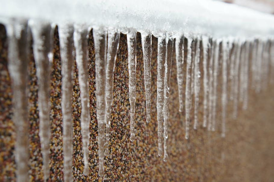 icicles, ice, winter, frozen, snow, selective focus, close-up HD wallpaper