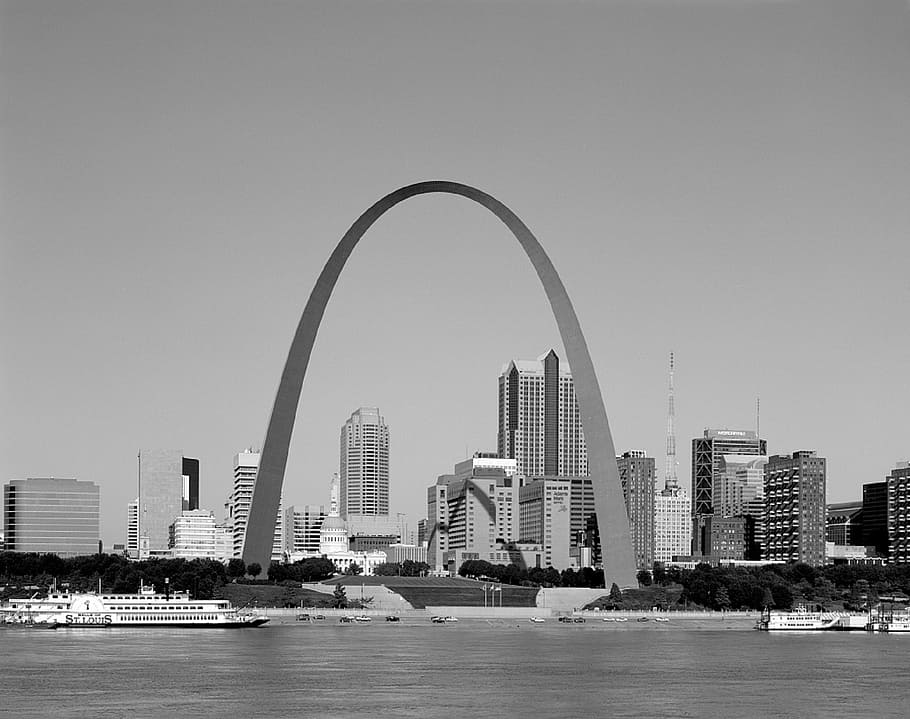 grayscale buildings and body of water, saint louis, skyline, gateway arch