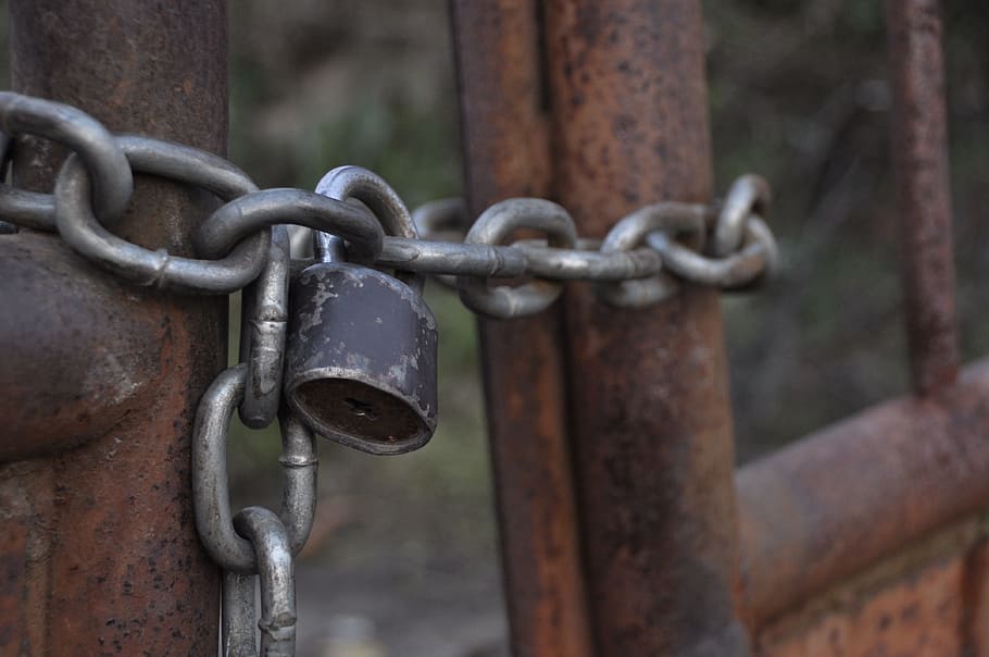 chain, rusty, padlock, fence, grating, grid, stainless, blocked HD wallpaper