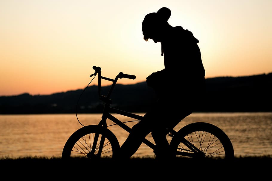 backlit, bicycle, bike, biker, cyclist, dawn, dusk, fun, girl, HD wallpaper