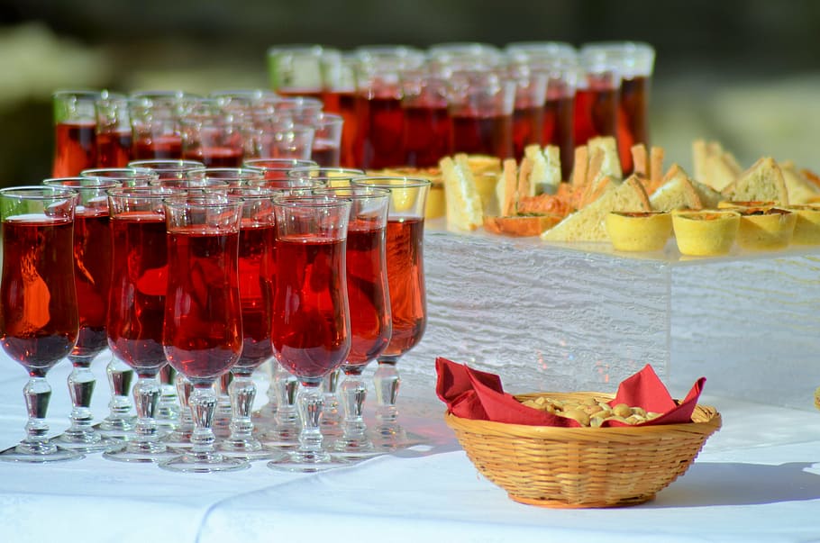 long-stemmed glasses filled with red liquid and clubhouse sandwiches, HD wallpaper