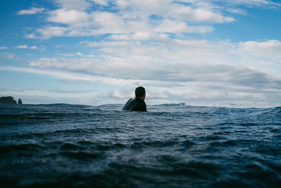 sea, ocean, water, waves, nature, blue, clouds, sky, people HD wallpaper