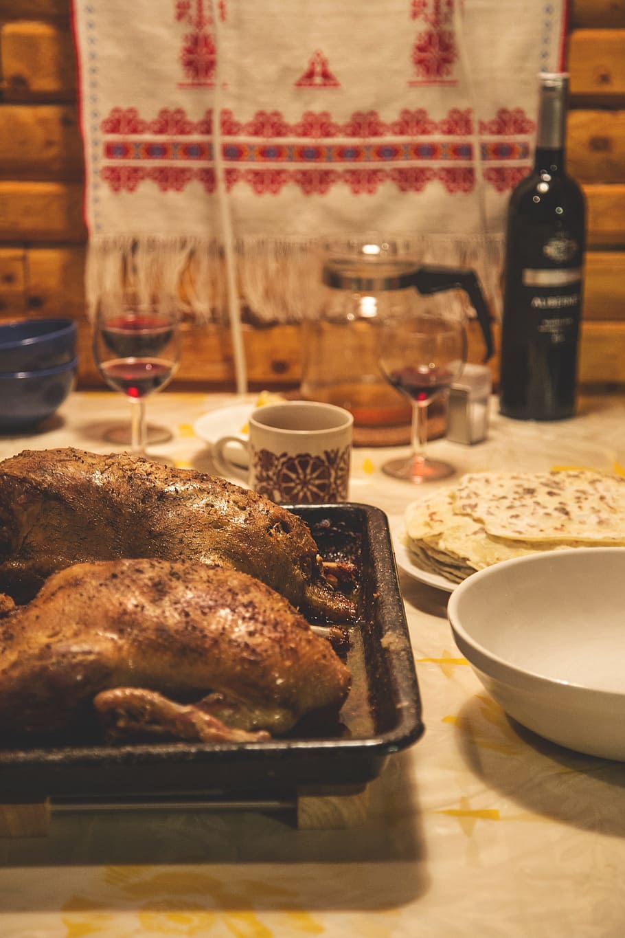 two roasted chicken on tray, feast, meal, dinner, tradition HD wallpaper