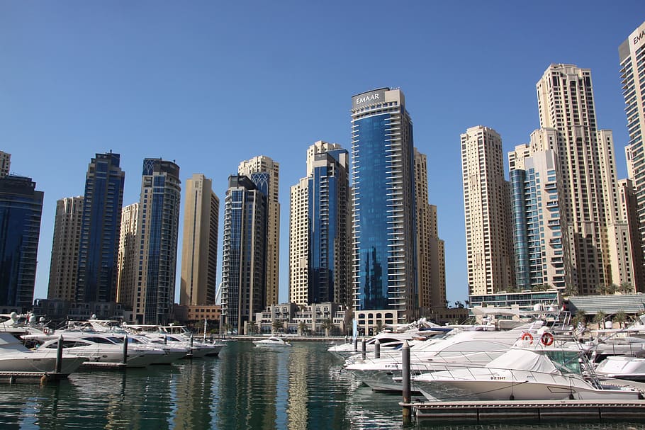 white boats on body of water near building, Dubai, Skyscrapers, HD wallpaper