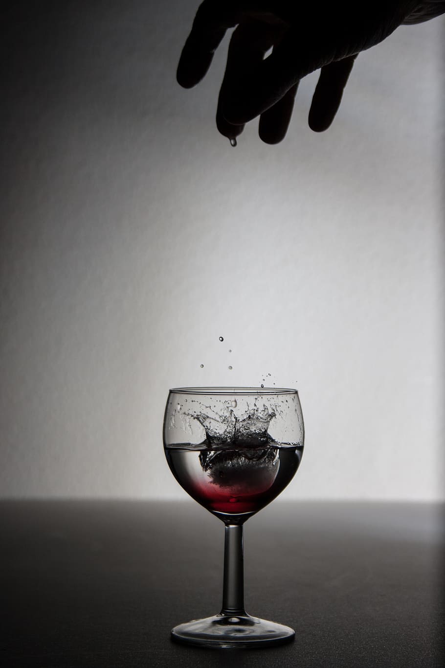drinking, wine glass, ice, icecube, hand, wineglass, alcohol HD wallpaper