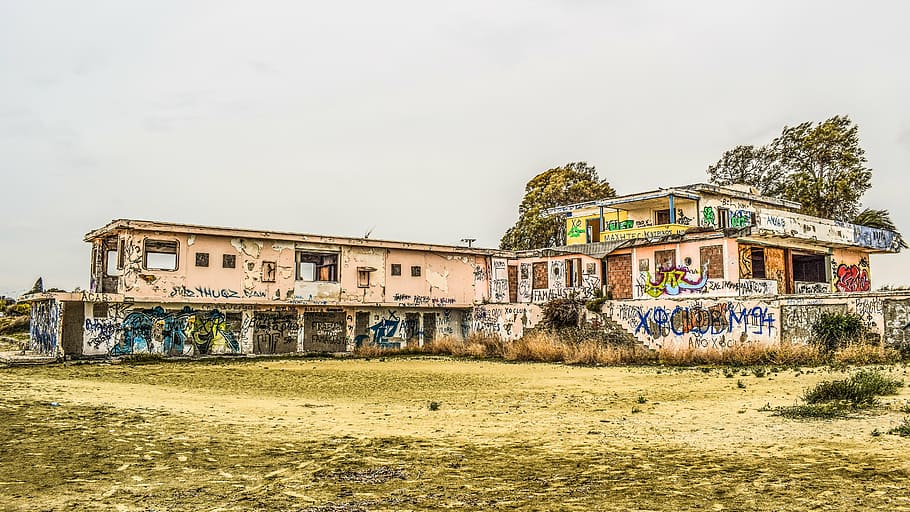 building, abandoned, decay, grunge, dirty, damaged, creepy HD wallpaper