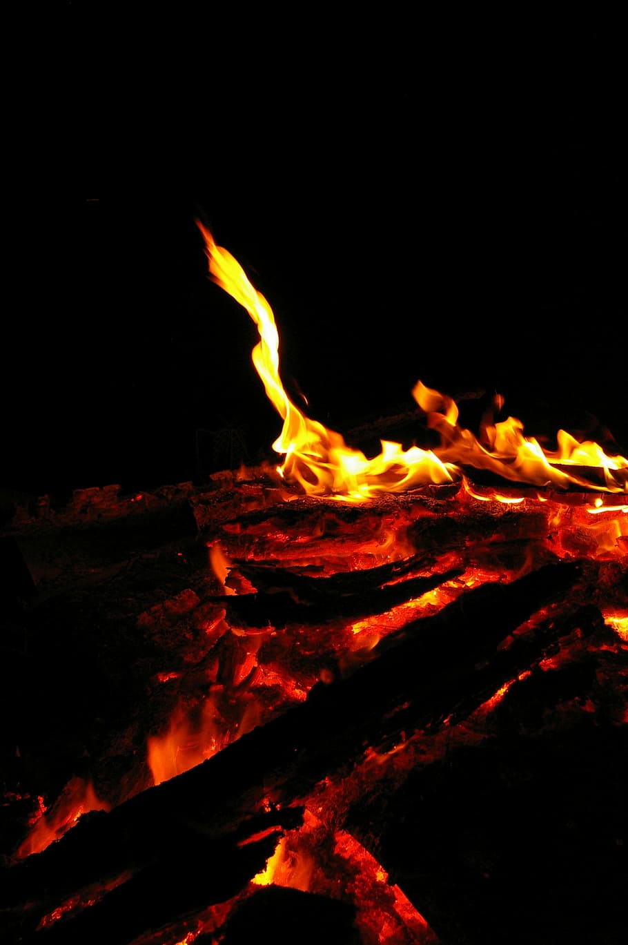 fire, light, burn, burning, flame, heat, red, wood, dark, night HD wallpaper