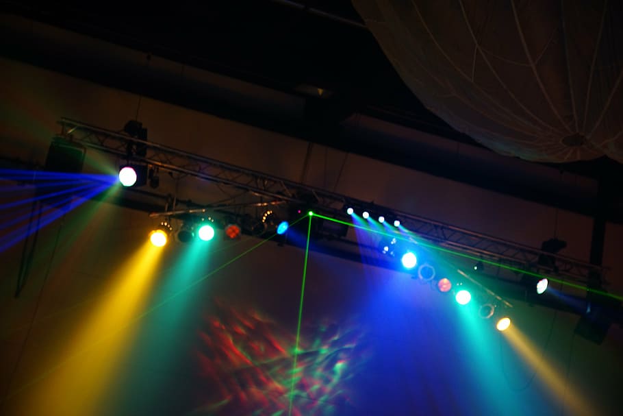 track lights over stage, lamp, spotlight, fog, event, lighting, HD wallpaper