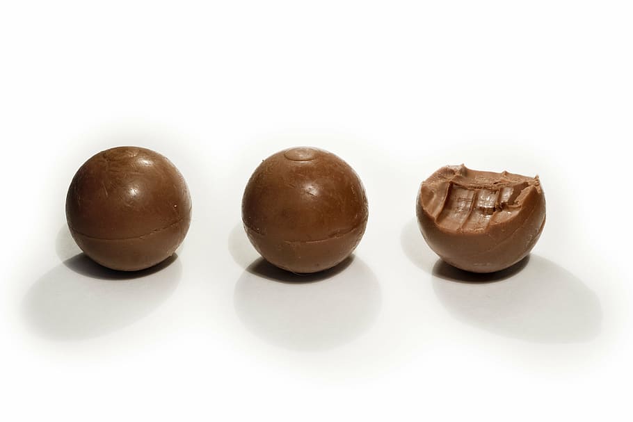 praline, candy, chocolate, sweets, eating, white background HD wallpaper