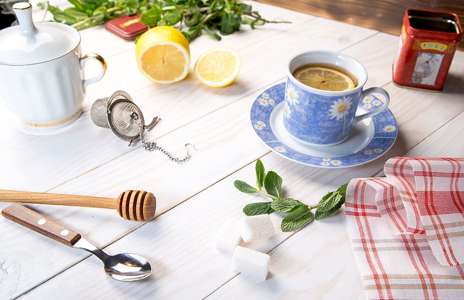 floral ceramic mug with sliced lemon inside, cup, table, drink HD wallpaper