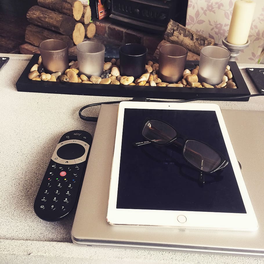 Homework, Instagram, Wifi, Ipad, Glasses, candles, knowledge HD wallpaper