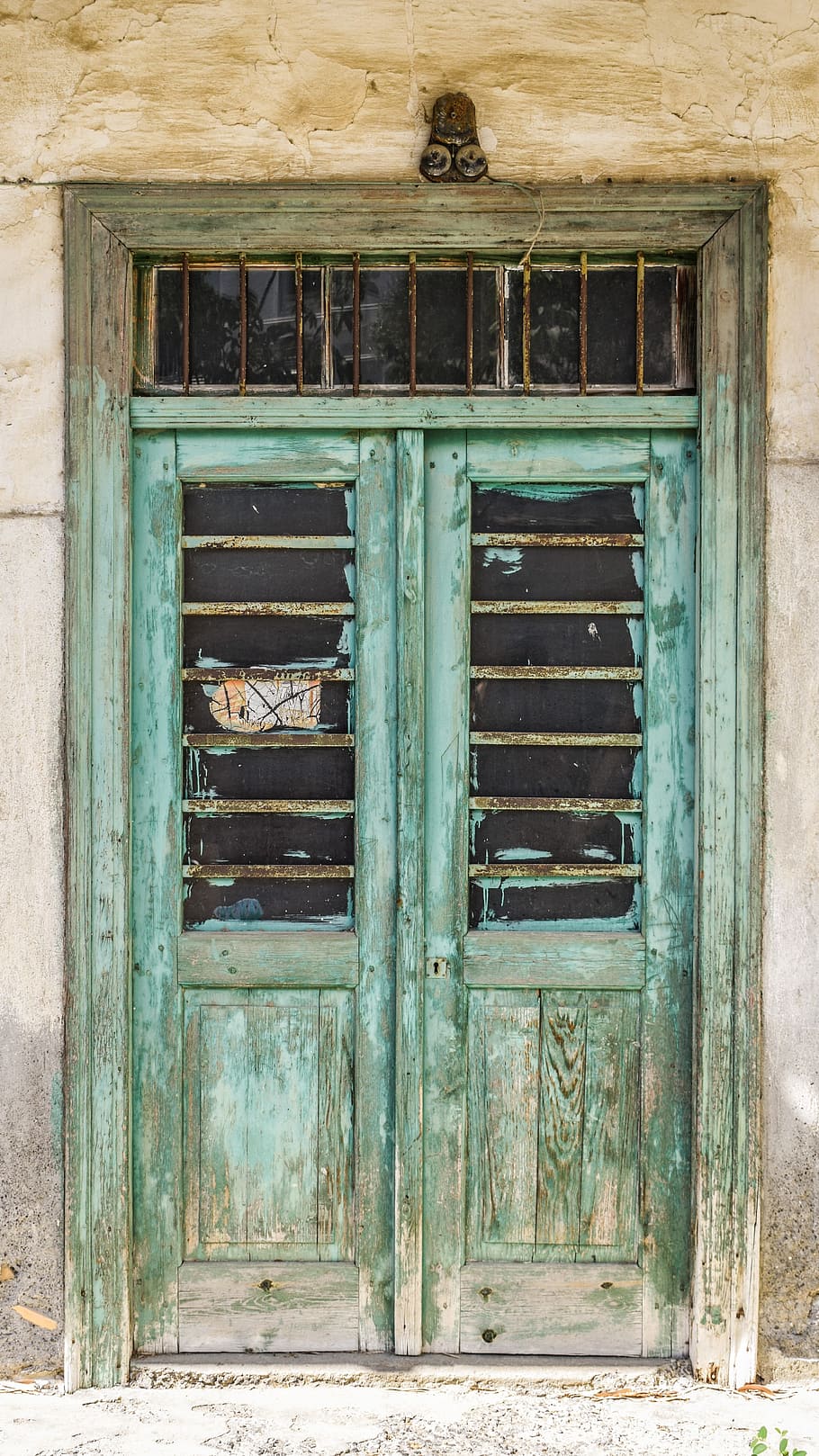 door, old, aged, weathered, rusty, dirty, decay, entrance, wooden HD wallpaper