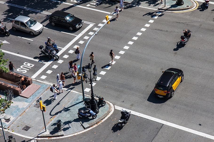 An overhead shot of a crossroad intersection in Barcelona, Spain, HD wallpaper
