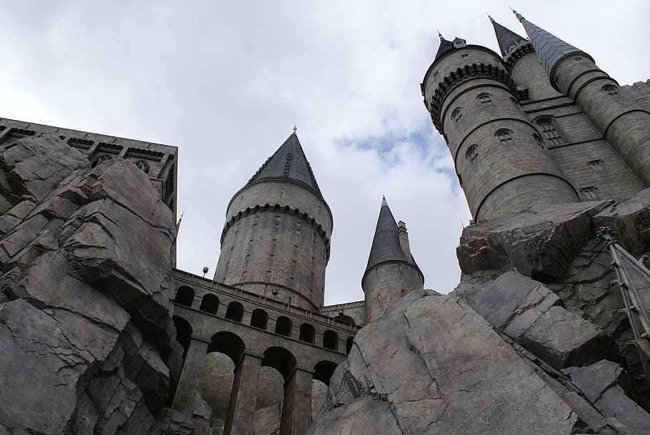 castle, fantasy, hogwarts, cliff, corridors, tower, built structure HD wallpaper