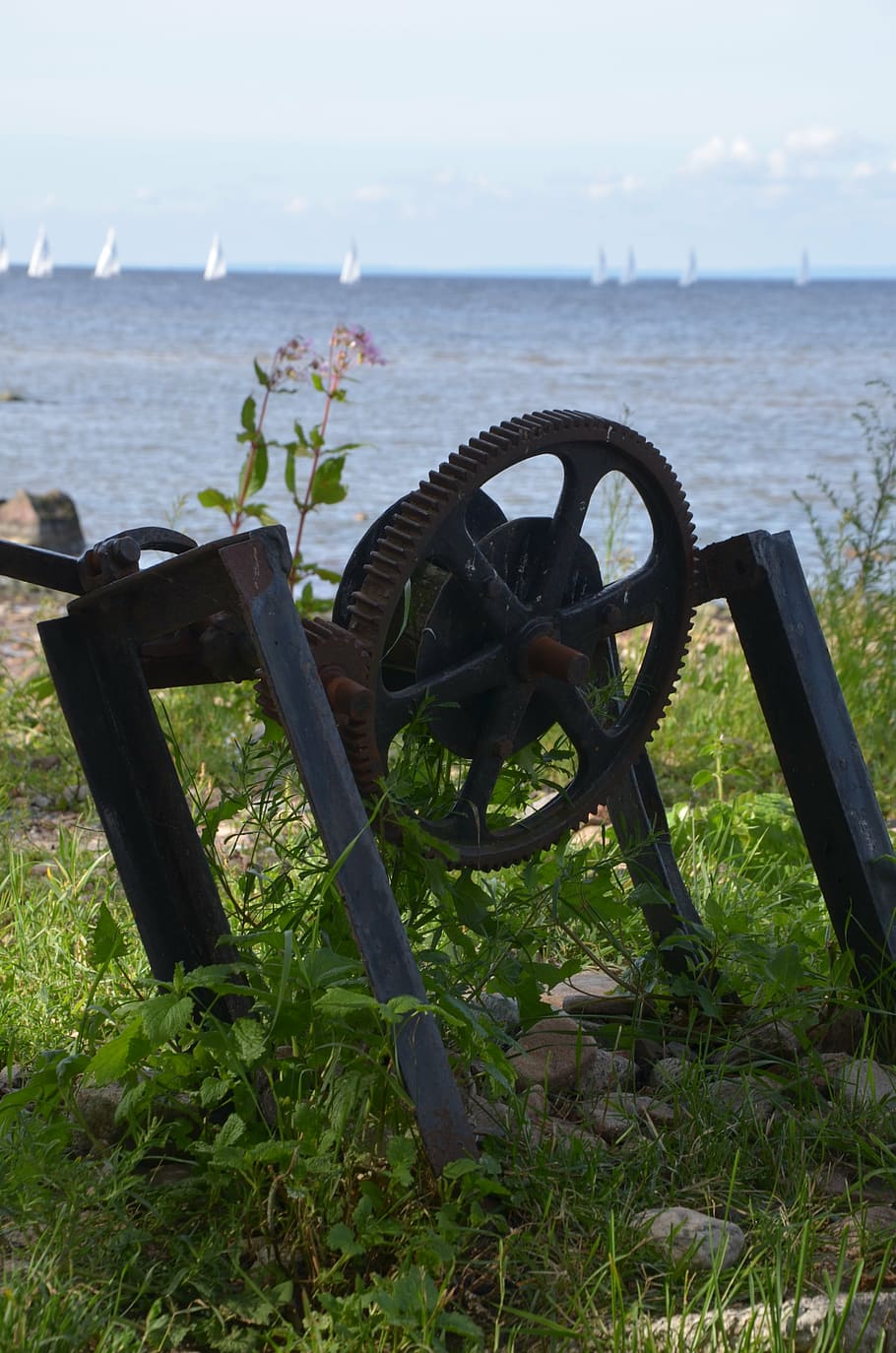 winch, sea, old, metal, land, wheel, nature, water, rusty, sky HD wallpaper