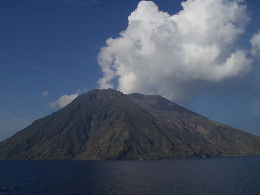 mountain under cloudy sky during daytime, Stromboli, Volcano, HD wallpaper