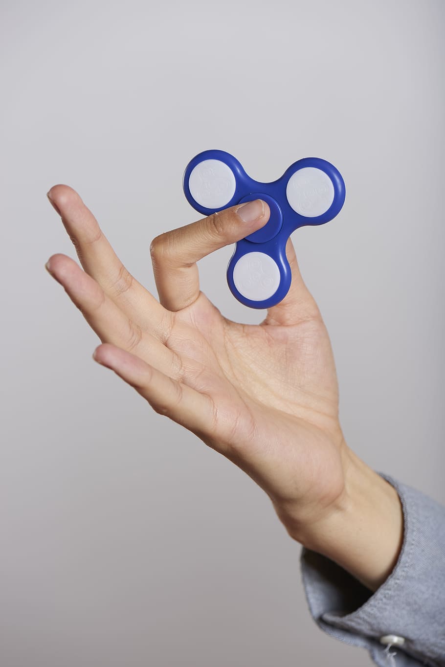 fidget spinner, stress, roller, toy, popular, relaxation, trend HD wallpaper