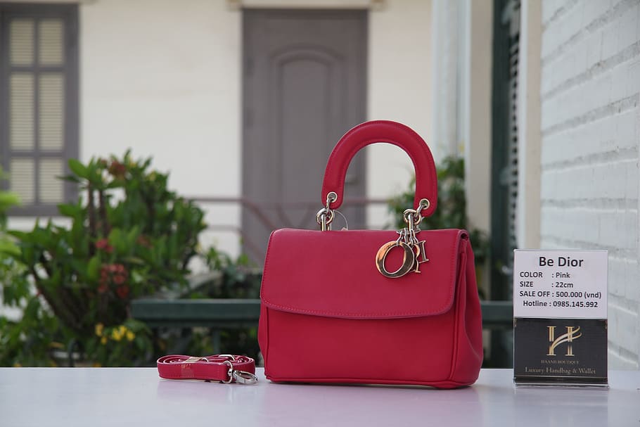 red leather handbag on white surface, Dior, Đểu, đểu HD wallpaper