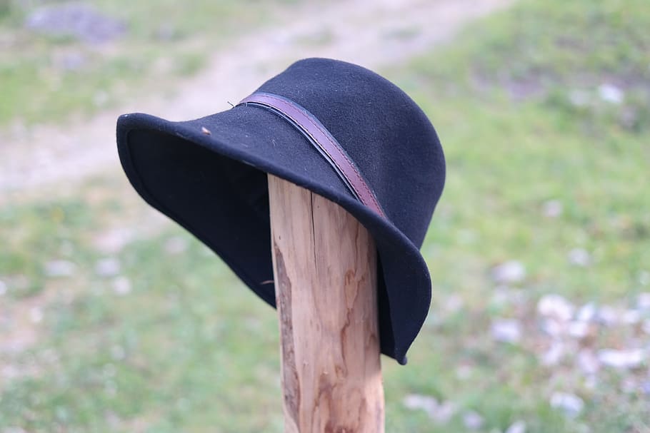 black fedora hat on gray post, hiking hat, filzwollhut, alps filzwollhut, HD wallpaper