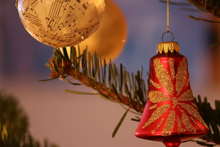 red floral hanging decor, christmas, balls, background, advent HD wallpaper