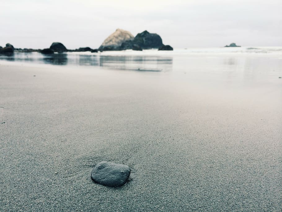 beach, blur, close-up, nature, ocean, pebble, rocks, sand, sea HD wallpaper