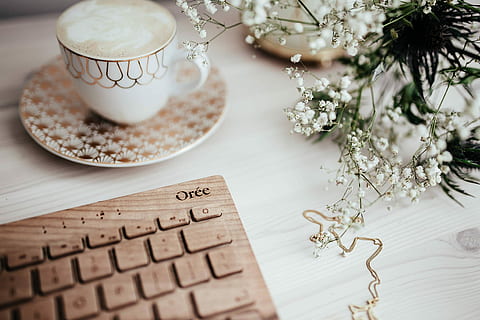 Wooden keyboard and cup of coffee, technology, desk, oree, cappucino HD wallpaper