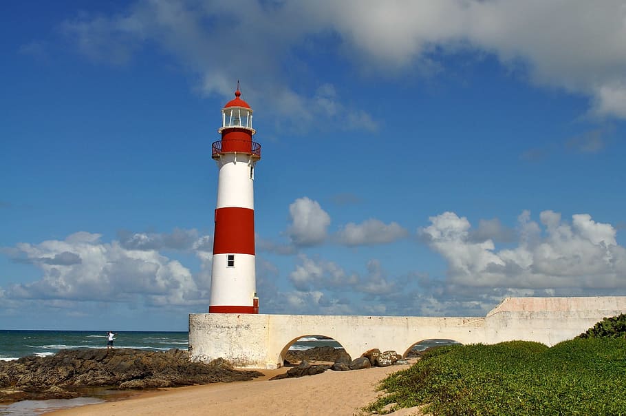 white and red lighthouse under blue cloudy sky, light station HD wallpaper