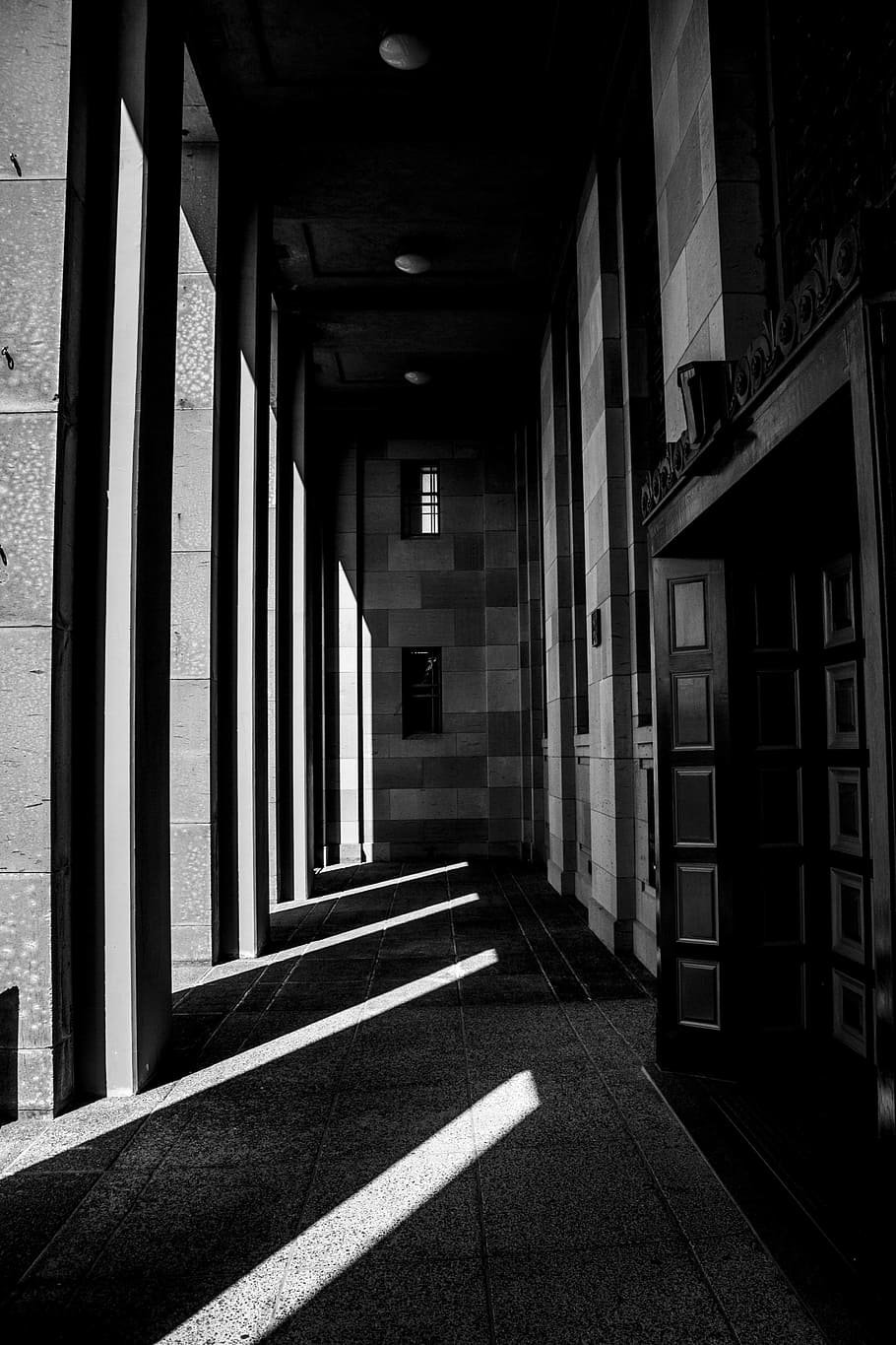 black and white, building, architecture, reflection, shadow HD wallpaper