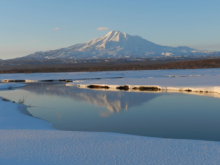 volcano, river, bend, silence, tranquility, reflection, forest HD wallpaper