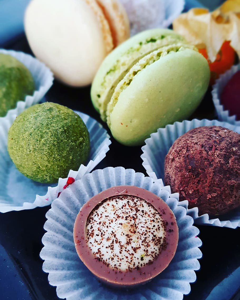 Chocolates, Sweet, Nibble, food, dessert, macaroon, gourmet HD wallpaper