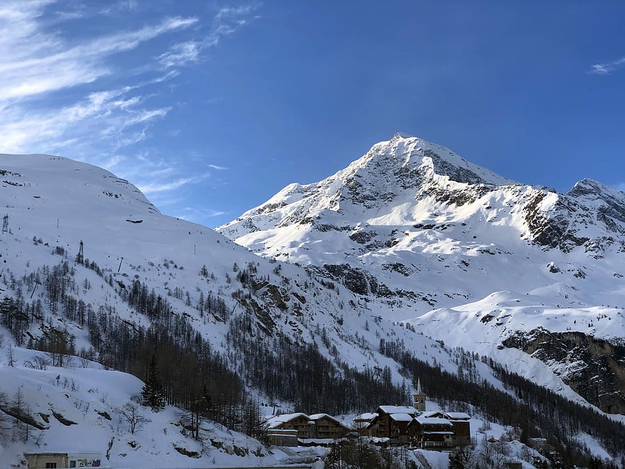 Snow capped mountain. Альпы пик. Альпы снег. Пик Утес. Кая Альп.