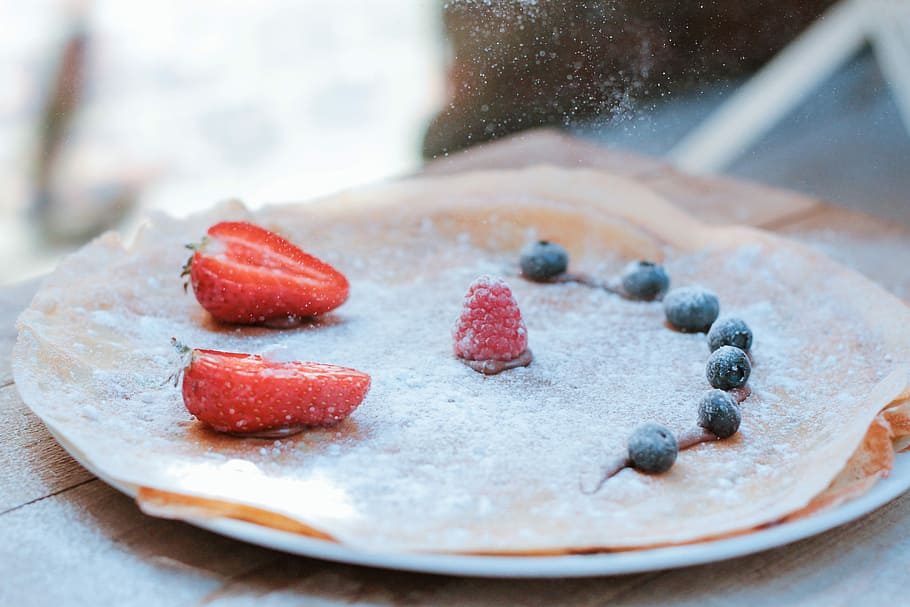 crepe with strawberry and blue berry, lunch, food photography, HD wallpaper