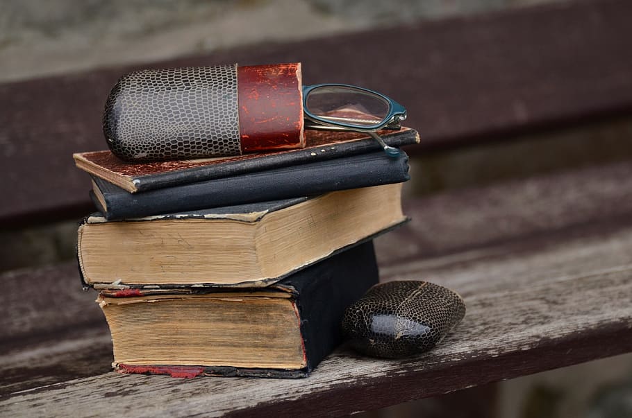 book on bench, books, old, antique, read, old books, used, used books HD wallpaper
