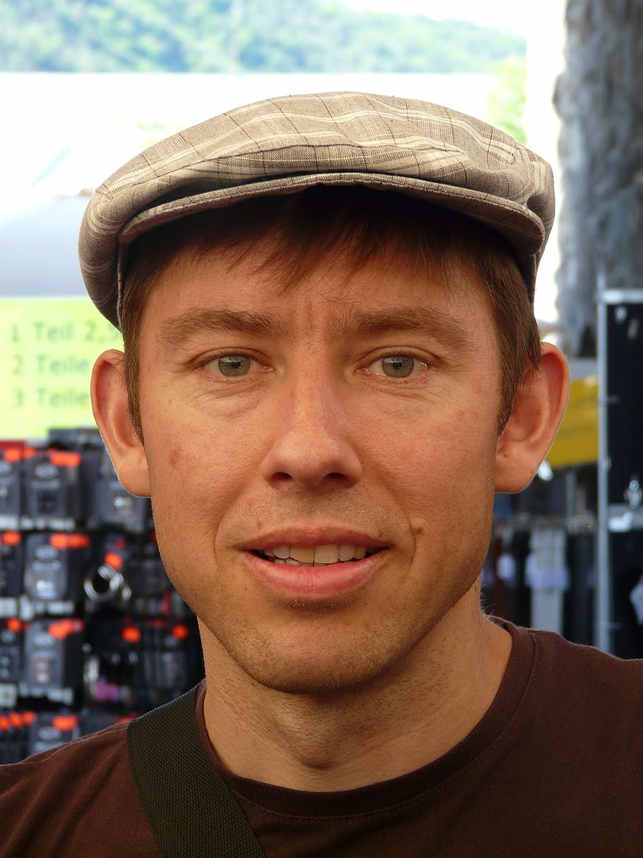 photo of man with gray hat and maroon crew-neck top, cap, person HD wallpaper
