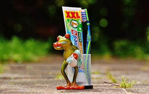 green and white frog figurine on brown surface, Toothpaste HD wallpaper