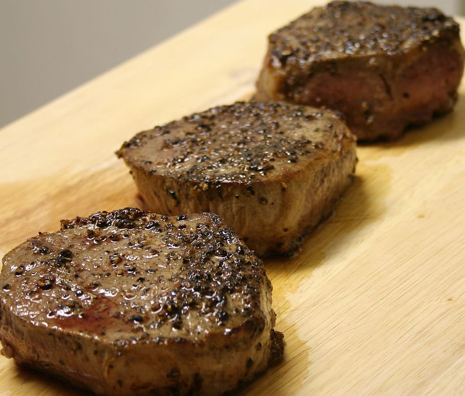 steaks, cooked, meat, beef, dinner, meal, pepper, filet, juicy HD wallpaper