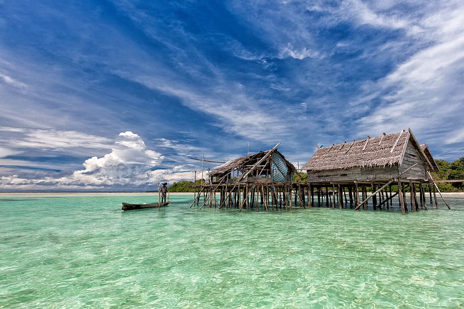 photography of Nipa hut house near body of water during daytime, HD wallpaper