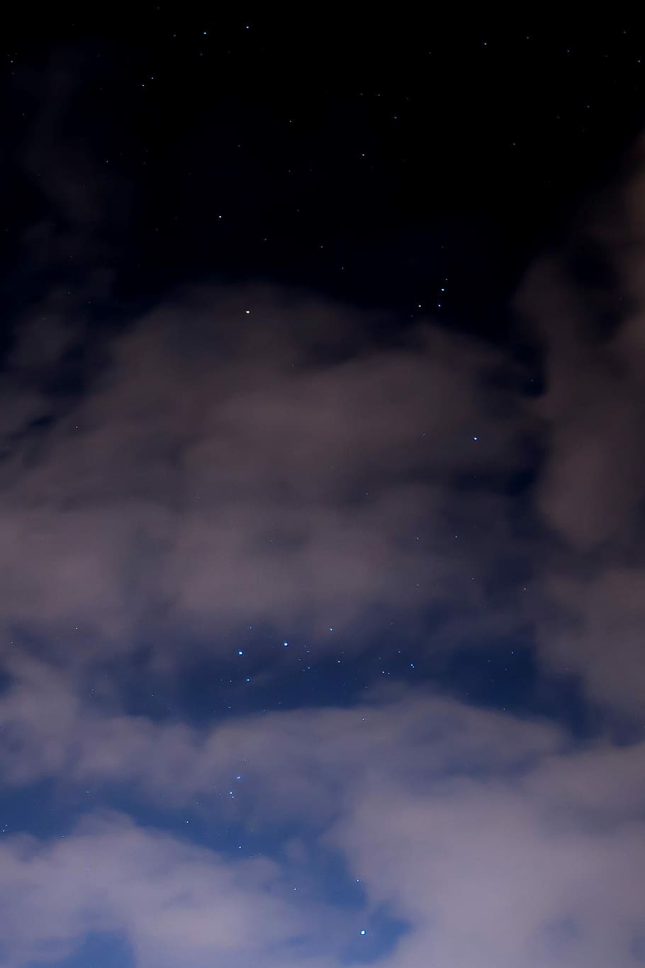 clouds under starry night, cloudy night sky, stars, astrophotography, HD wallpaper