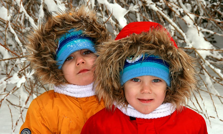 twins, brothers, winter, snow, portrait, smile, blue eyes, child, HD wallpaper