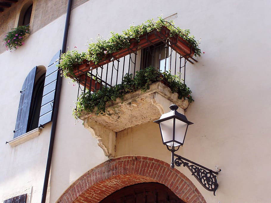 Balcony, Lamppost, Arc, Window, architecture, house, europe HD wallpaper