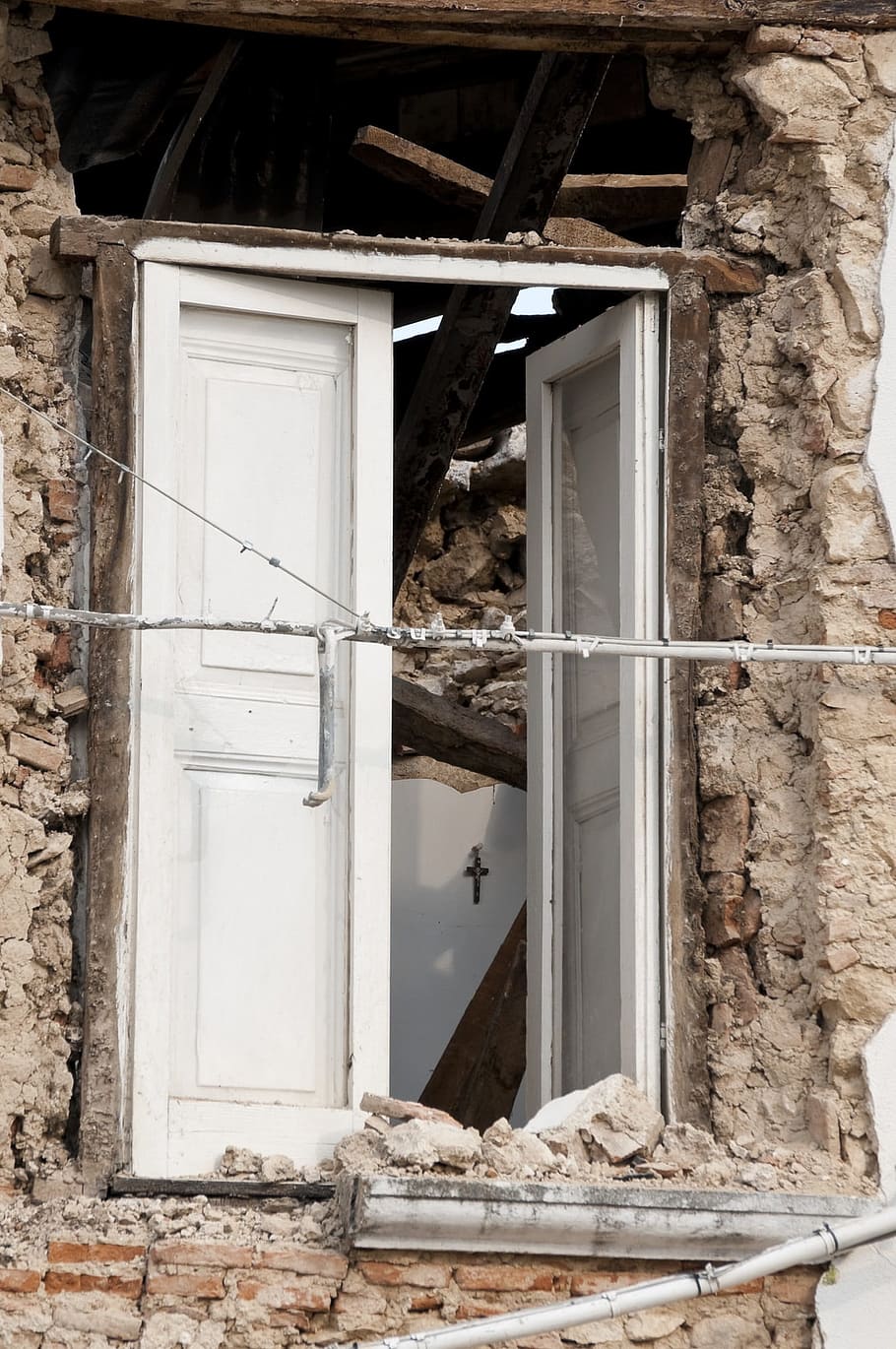 earthquake, rubble, collapse, disaster, house, roads, onna HD wallpaper