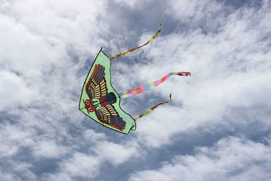 kite, wind, sky, clouds, owl, child playing, pope-winds, fly a kite HD wallpaper