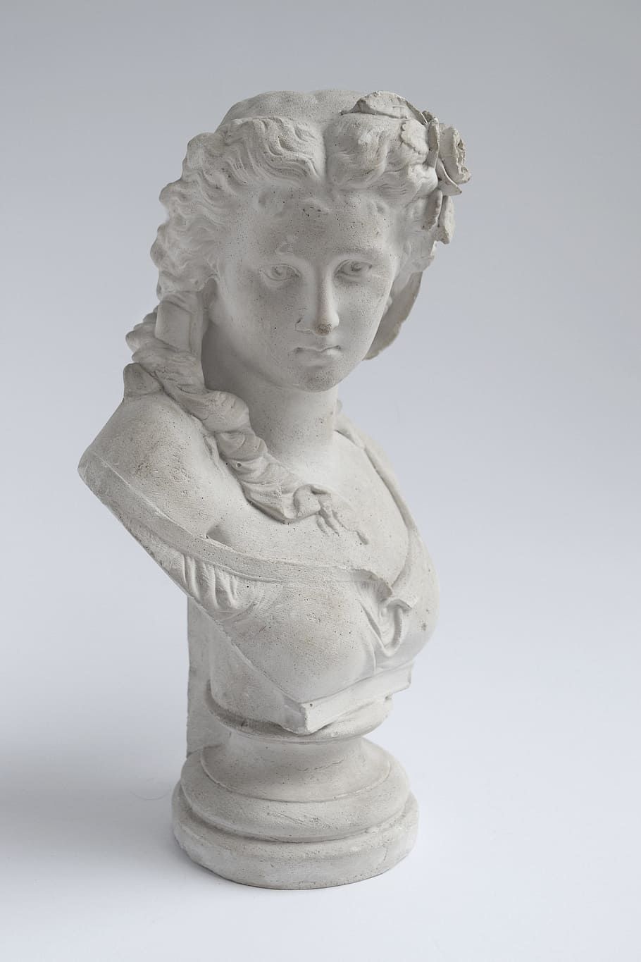 white head bust, sculpture, female, woman, classical, antique