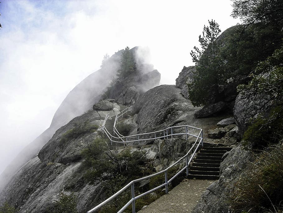 Trail up Moro Rock in Sequoia National Park, California, clouds, HD wallpaper