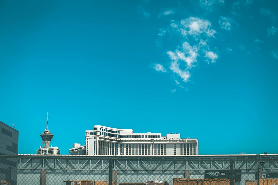 white concrete building during daytime, buildings, structure HD wallpaper